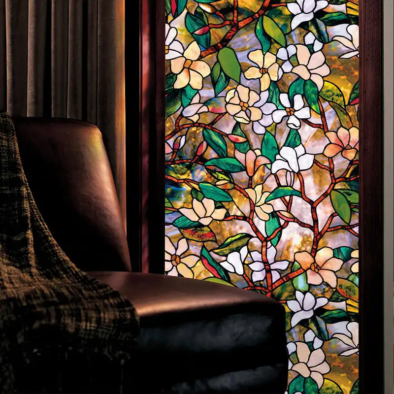 Витражная самоклеящаяся пленка на балконе