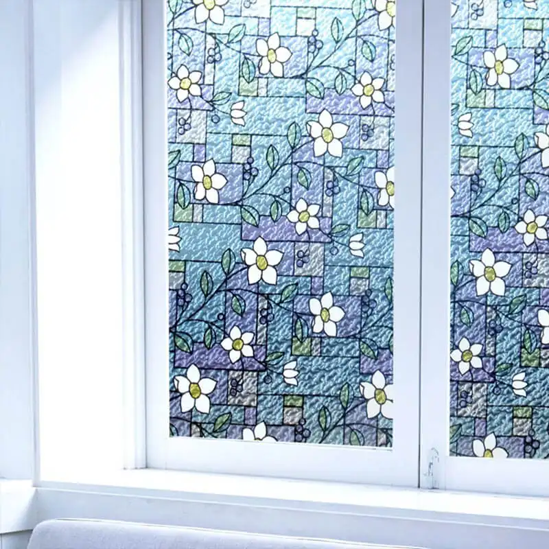 Витражная самоклеящаяся пленка DecoFilm на пластиковом окне