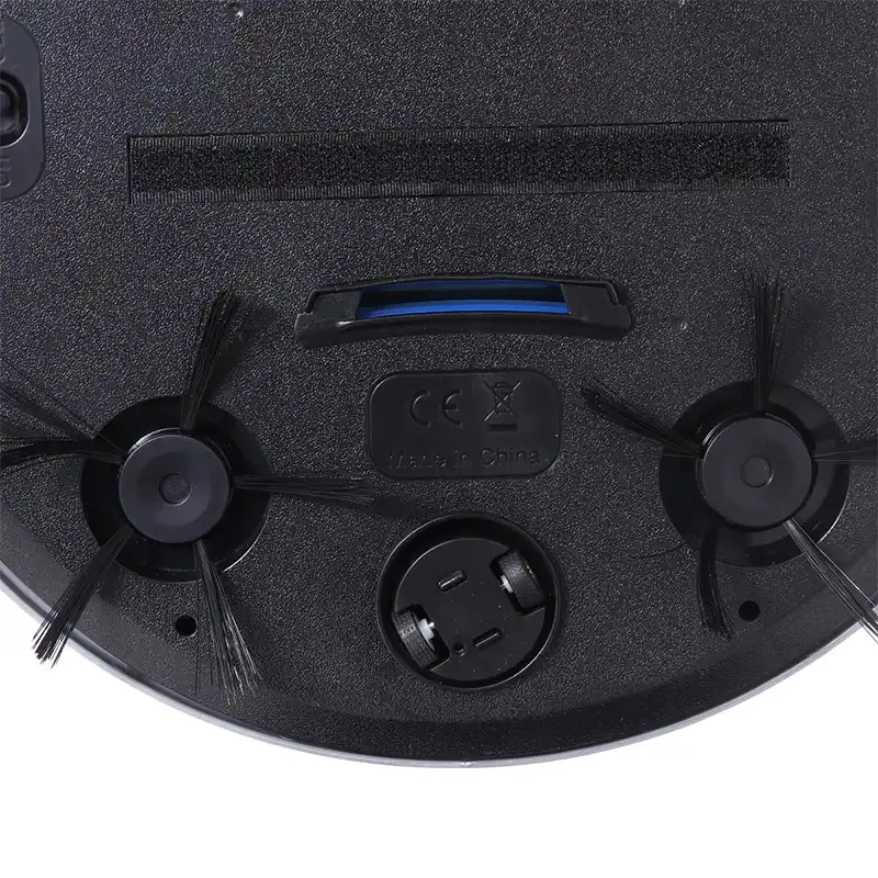 Щётки и всасывающее отверстие в роботе-пылесосе Cleaning Robot