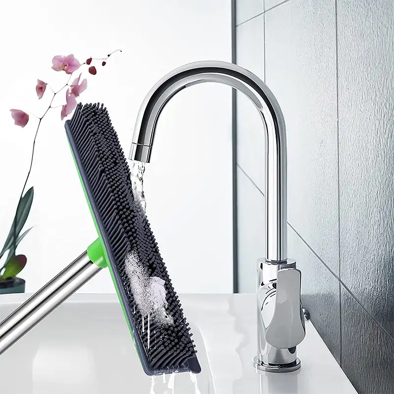 Мытье швабры MultiTop под краном