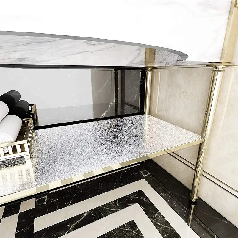 Самоклеящаяся фольга на столе