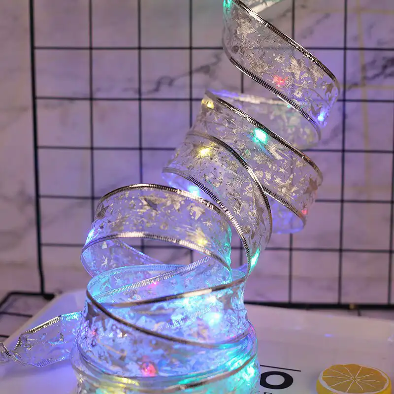 Разноцветная светодиодная лента на новогоднюю елку