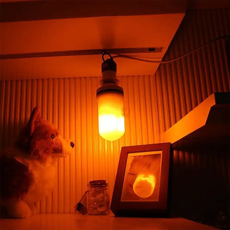 Лампа с имитацией огня в детской комнате