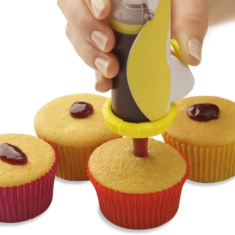 Украшение кексов электрическим шприцом