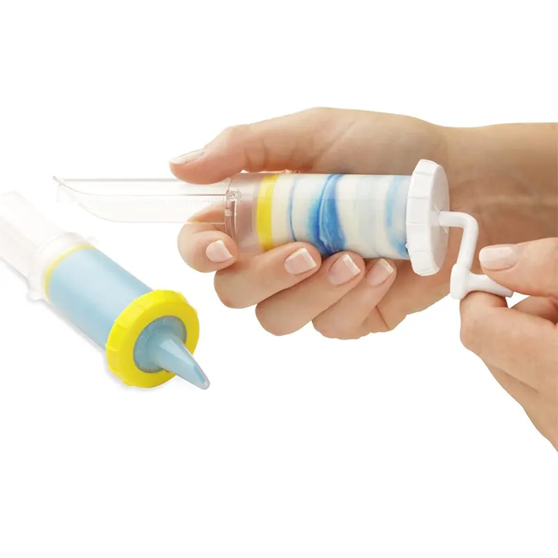 Заправка крема в кулинарный шприц