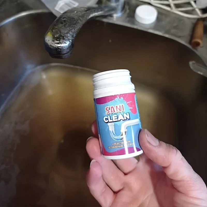 Средство от засоров SaniClean на кухне