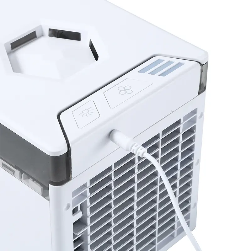 Кондиционер Arctic Storm Ultra с вставленным шнуром питания сзади