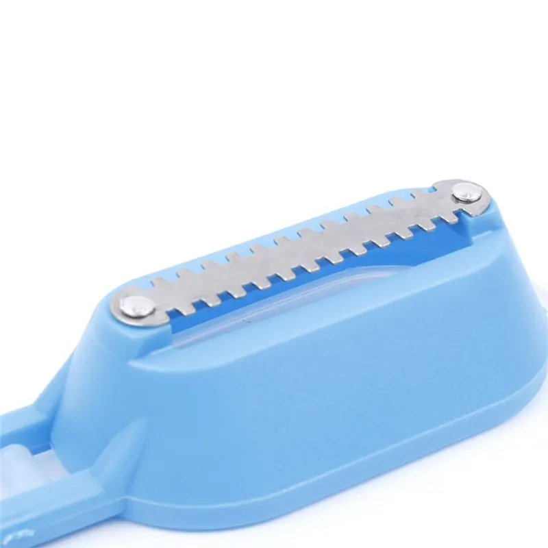 Лезвие для снятия чешуи голубой рыбочистки близко