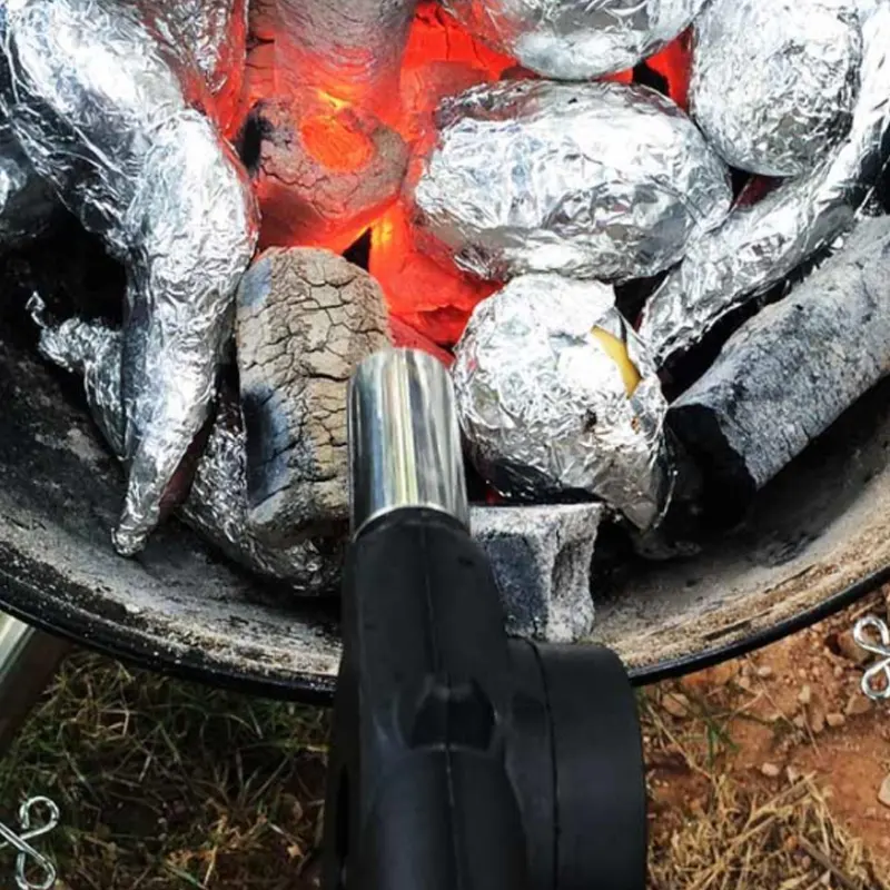 Угли раздуты добела феном для раздувания