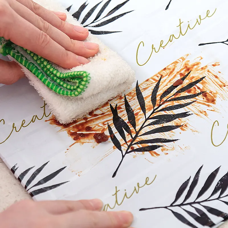 Жир легко удаляются с поверхности заслонки для плиты тряпкой