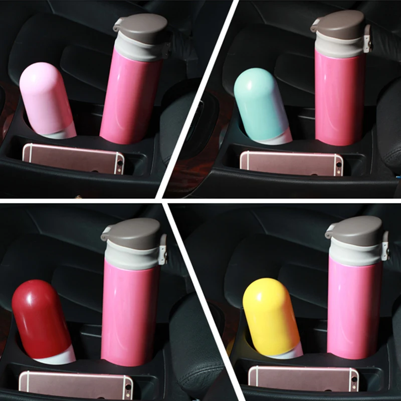 Капсула с зонтом в подстаканнике автомобиля