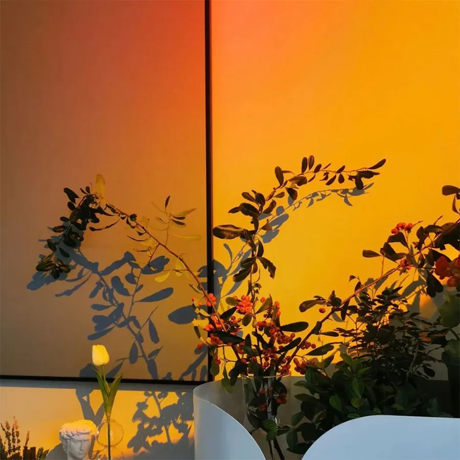 Закат солнца на стене