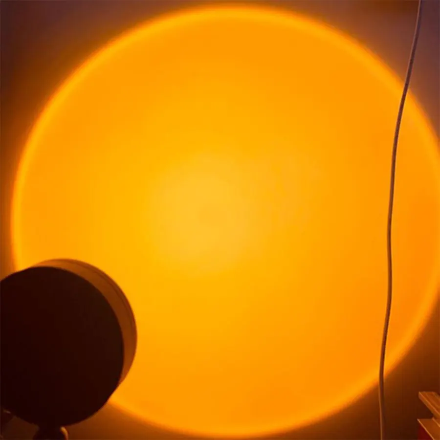 Проекция солнца на стене