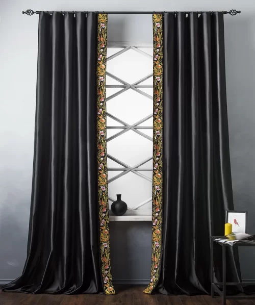 Чёрные шторы Шарлиз