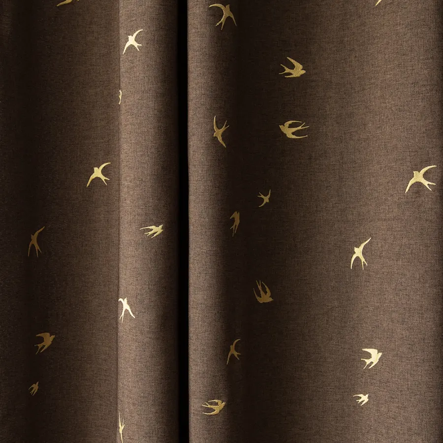 Вышивка на шоколадных шторах Прайм