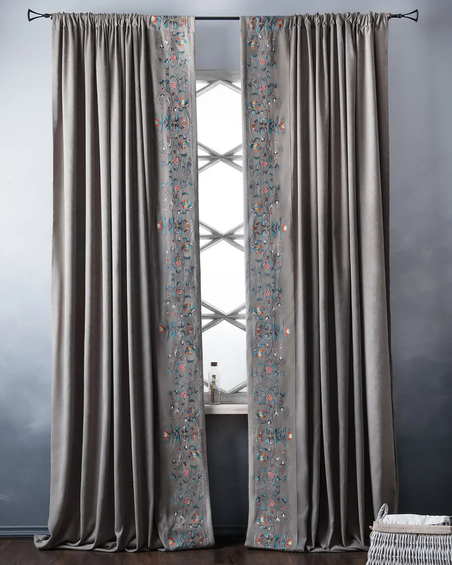 Серые шторы Лея