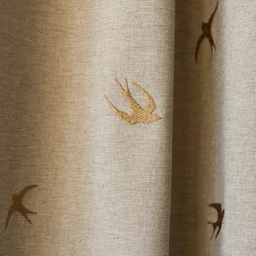 Шторы с ласточками