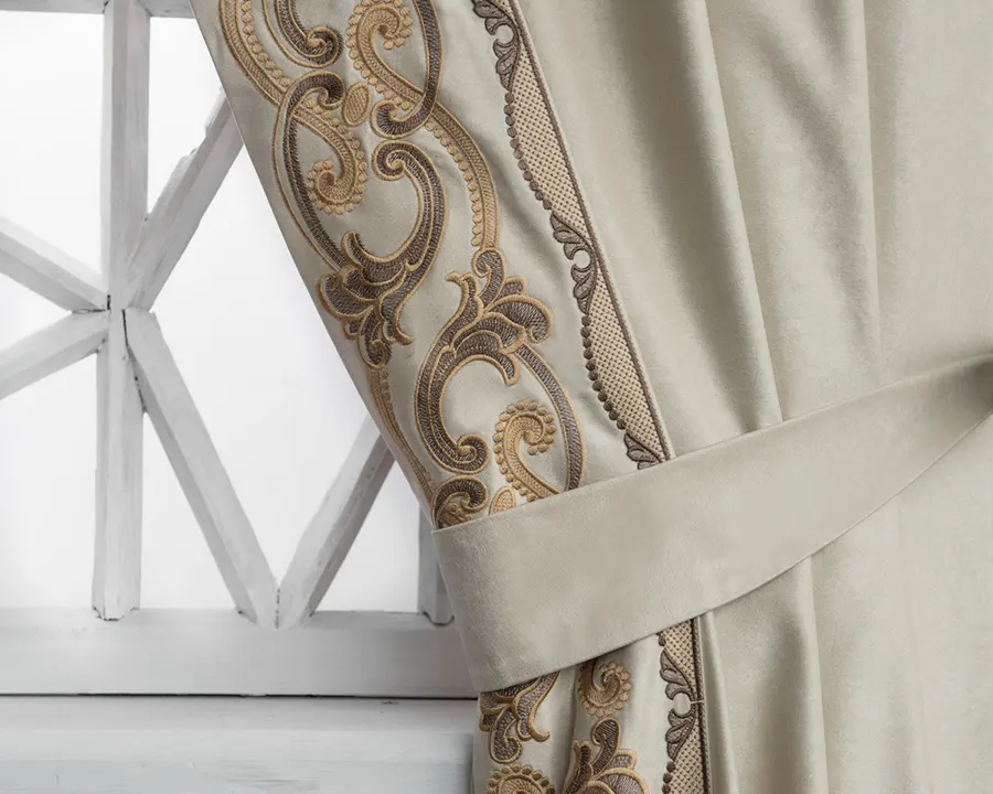 Подхват для бежевых штор Валери