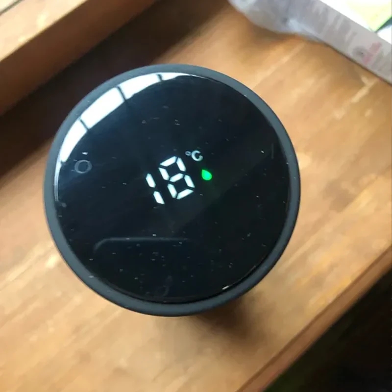 18 градусов показывает датчик температуре на умном термосе