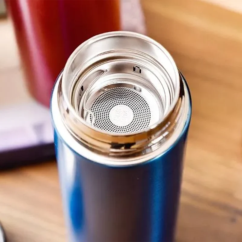 Термос с чайным ситечком без крышки, показывающей температуру